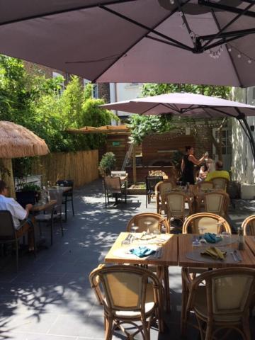 Logis - Hostellerie & Restaurant Du Marche Le Cateau-Cambresis Eksteriør bilde