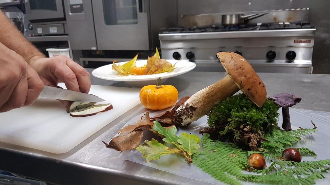 Logis - Hostellerie & Restaurant Du Marche Le Cateau-Cambresis Eksteriør bilde