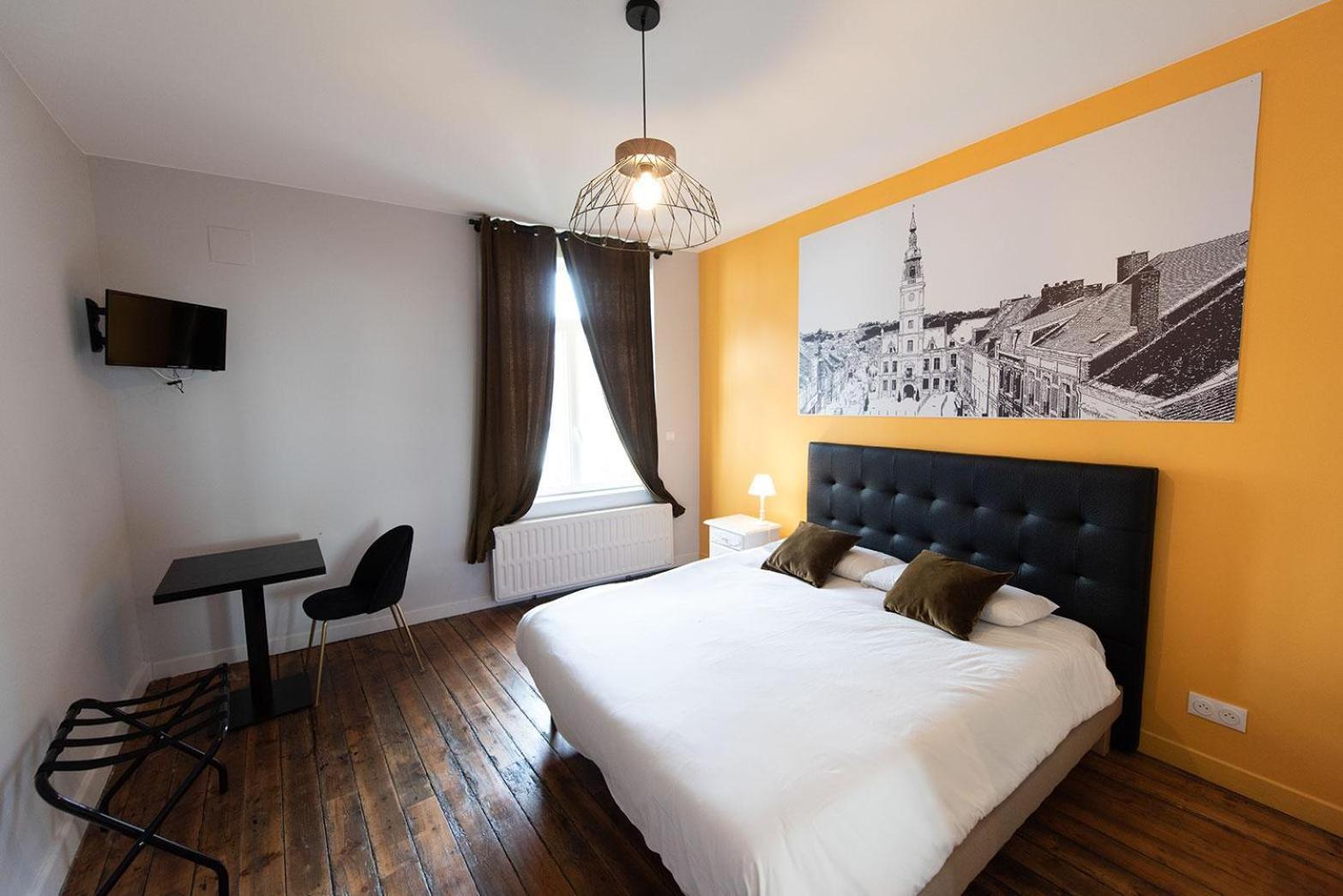 Logis - Hostellerie & Restaurant Du Marche Le Cateau-Cambresis Eksteriør bilde