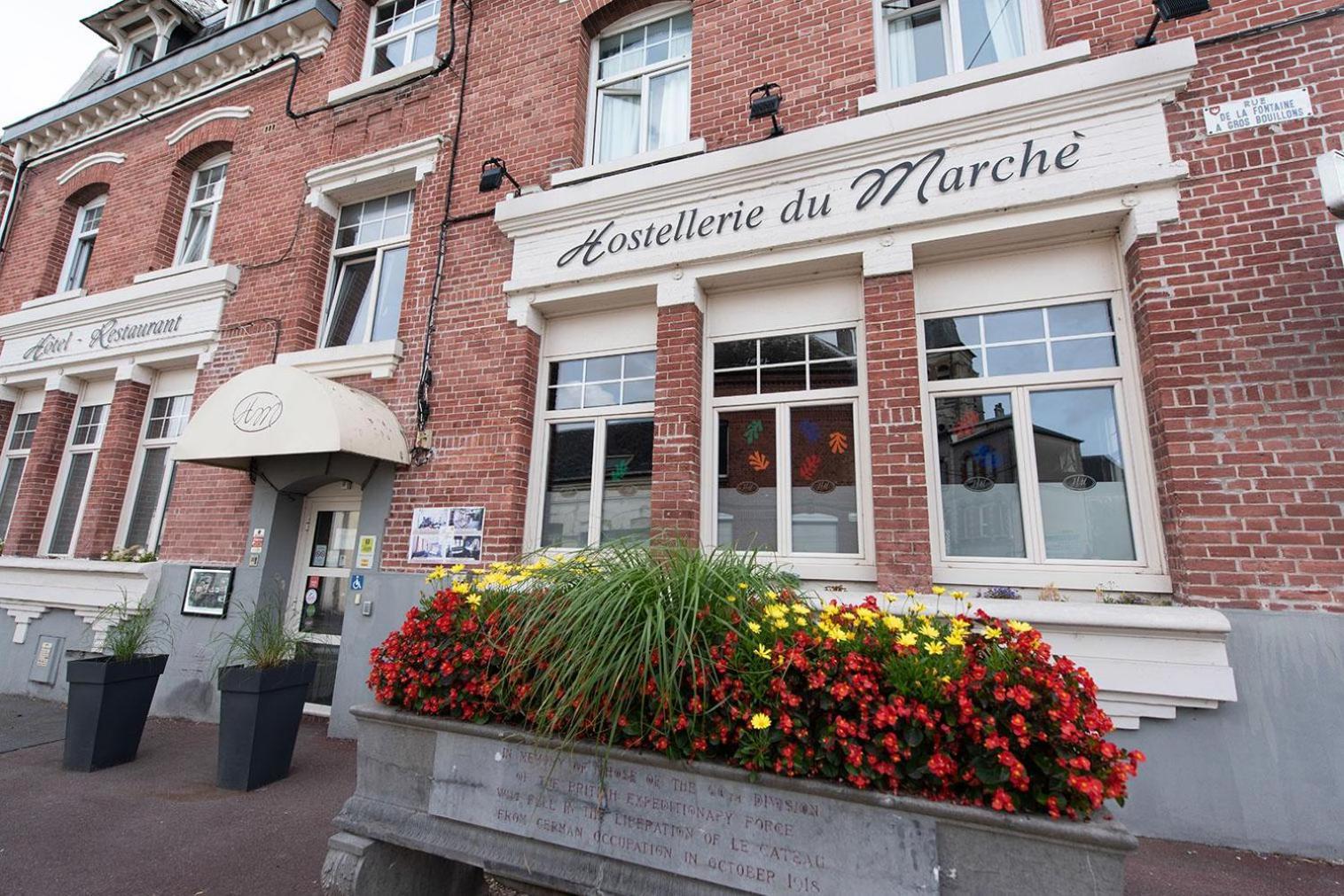 Logis - Hostellerie & Restaurant Du Marche Le Cateau-Cambresis Eksteriør bilde