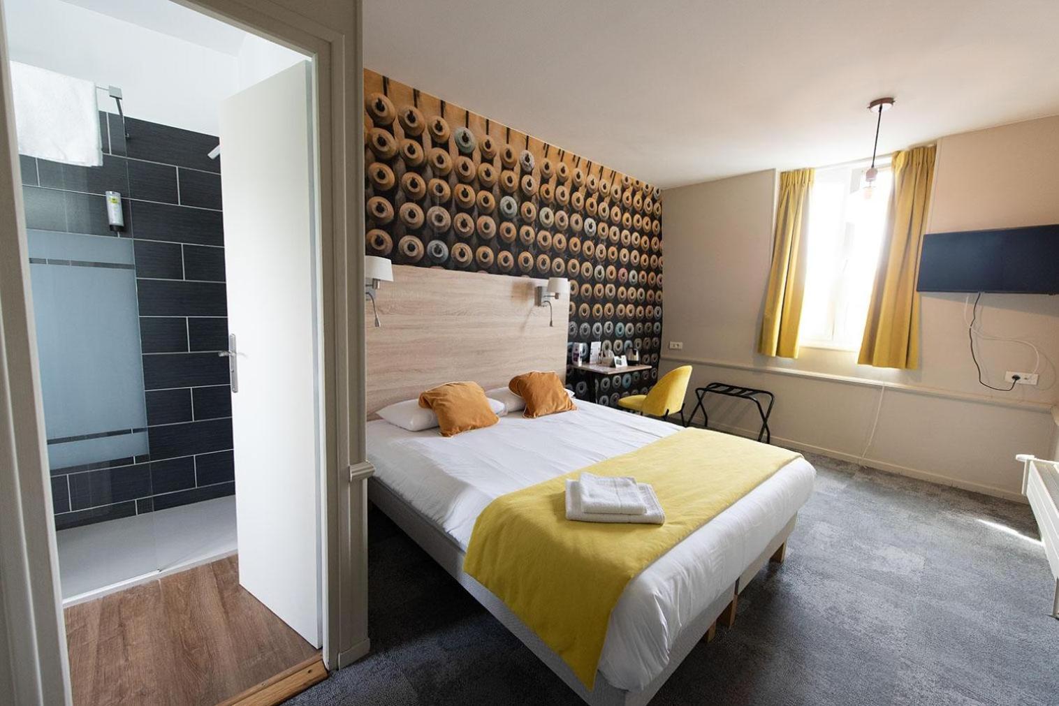 Logis - Hostellerie & Restaurant Du Marche Le Cateau-Cambresis Eksteriør bilde
