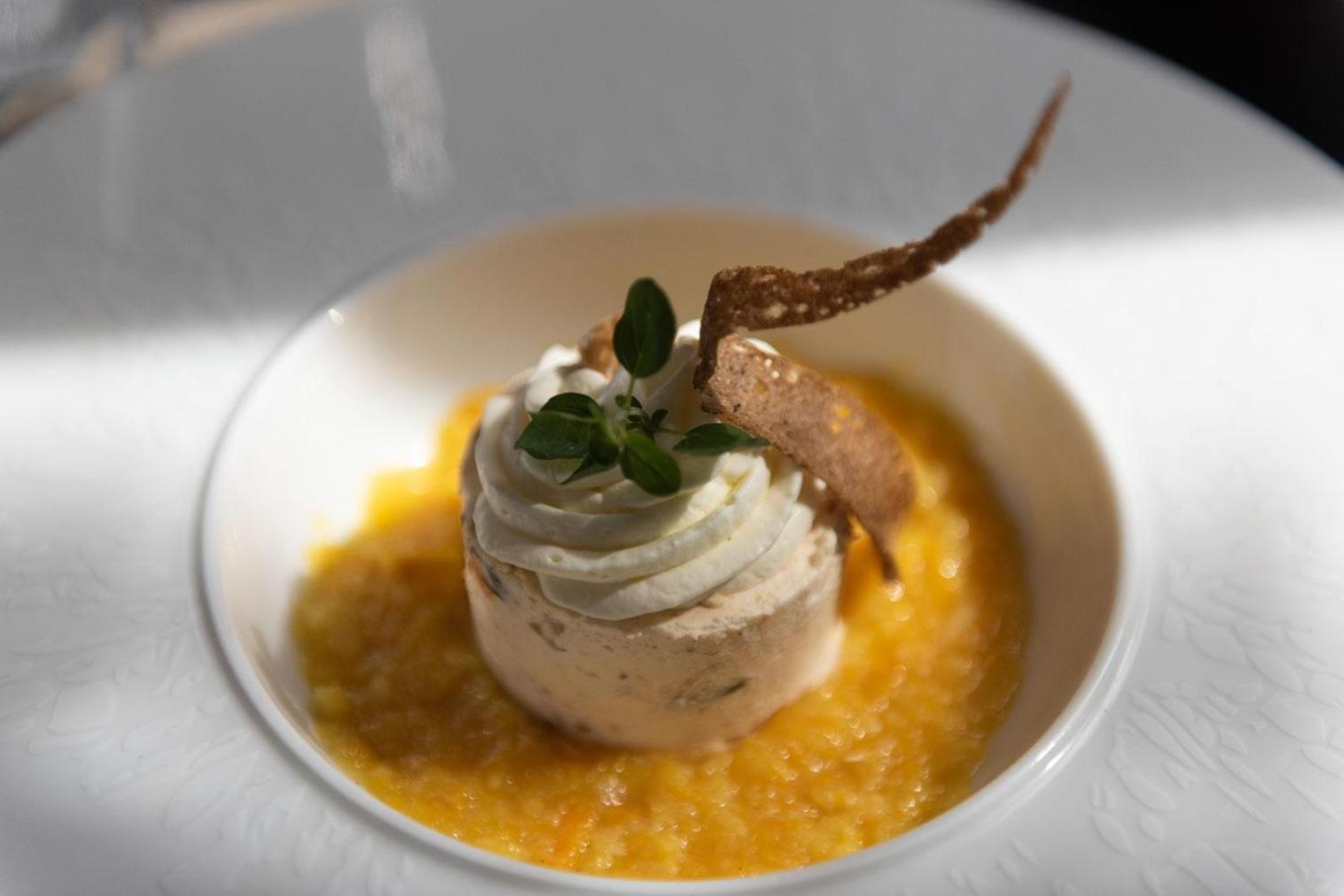 Logis - Hostellerie & Restaurant Du Marche Le Cateau-Cambresis Eksteriør bilde